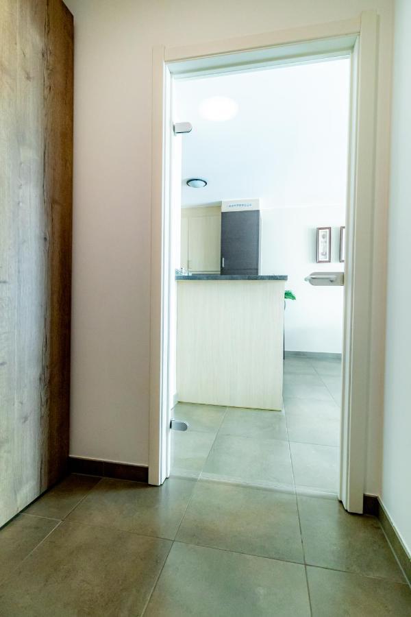 Laluna Holiday Apartment أوستيند المظهر الخارجي الصورة